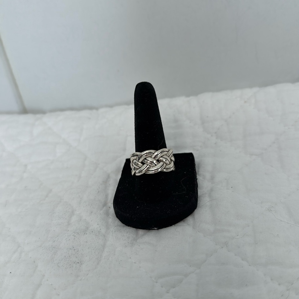 Brighton Interlok Ring. Size 8.